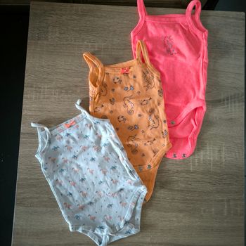 Bodies à bretelles taille 3 mois