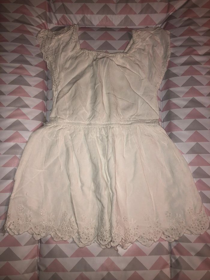 Robe blanche ok - photo numéro 2