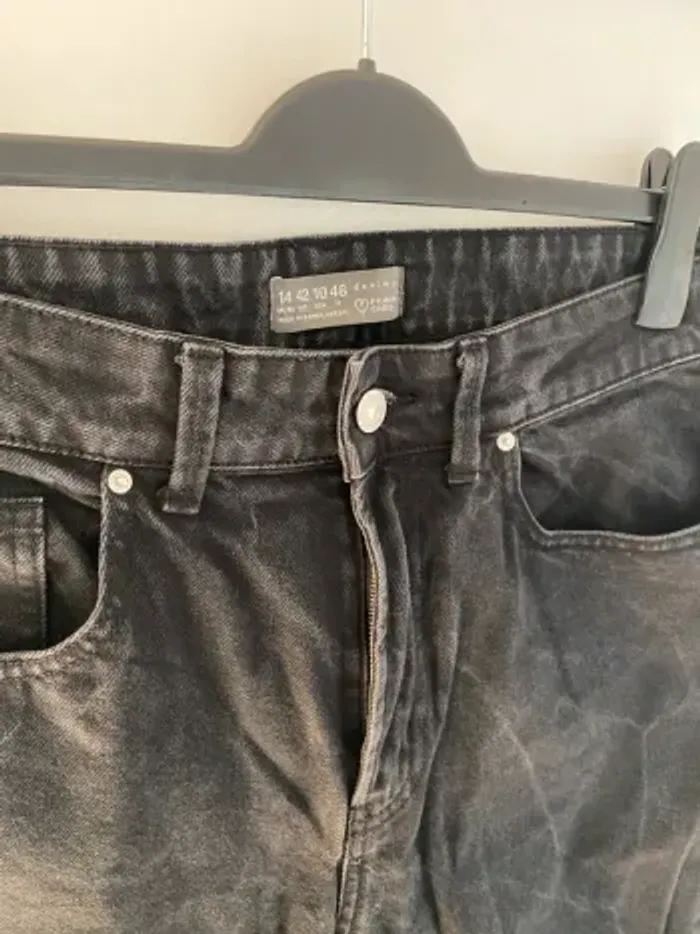 Jean noir mom taille 42 - photo numéro 3