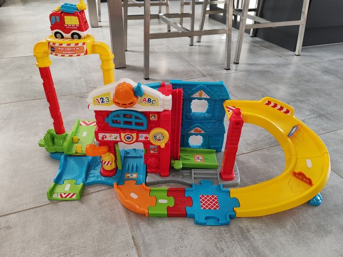 Lot caserne pompiers tut bolide et véhicule tut tut copains - photo numéro 2