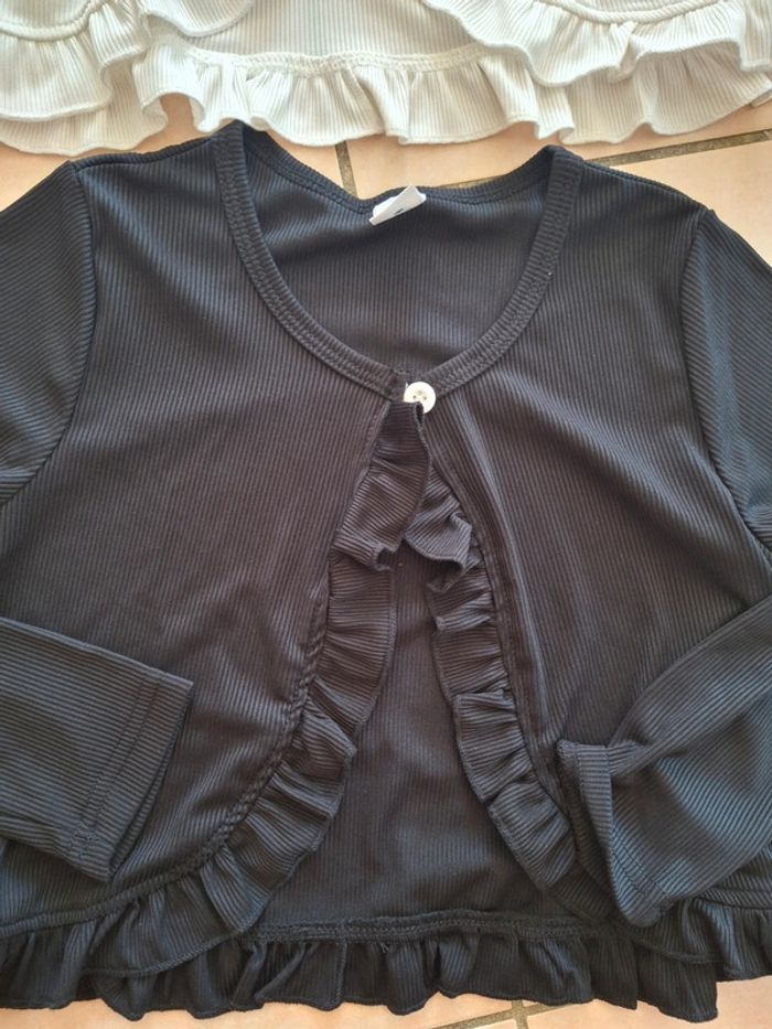 2 gilet 6 ans neufs - photo numéro 2