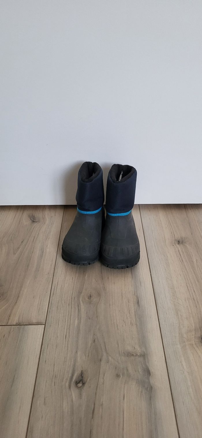 Bottes enfant fourrées Decathlon. 28/29 - photo numéro 3
