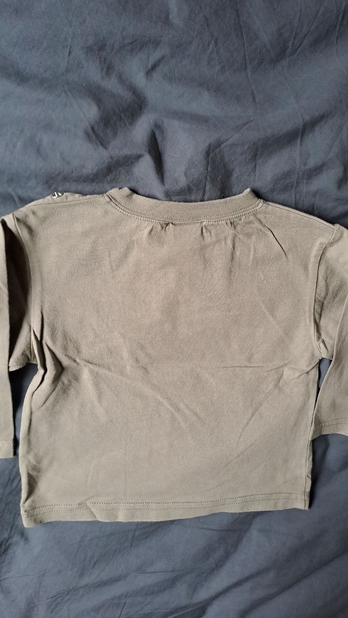 T shirt Kaki marque 64 taille 12 mois garçon - photo numéro 2