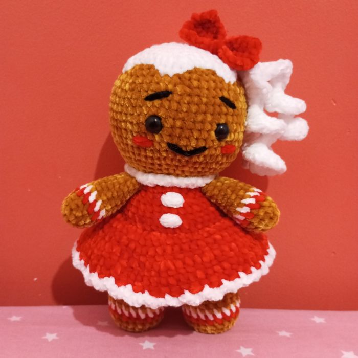 Noël : jolie demoiselle en pain d'épices au crochet