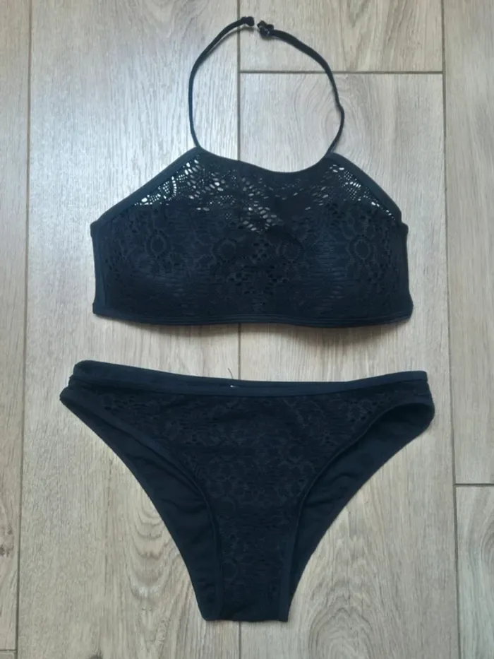 Maillot de bain "la halle" 2 pièces broderies anglaises noir 14 ans neuf jamais porté
