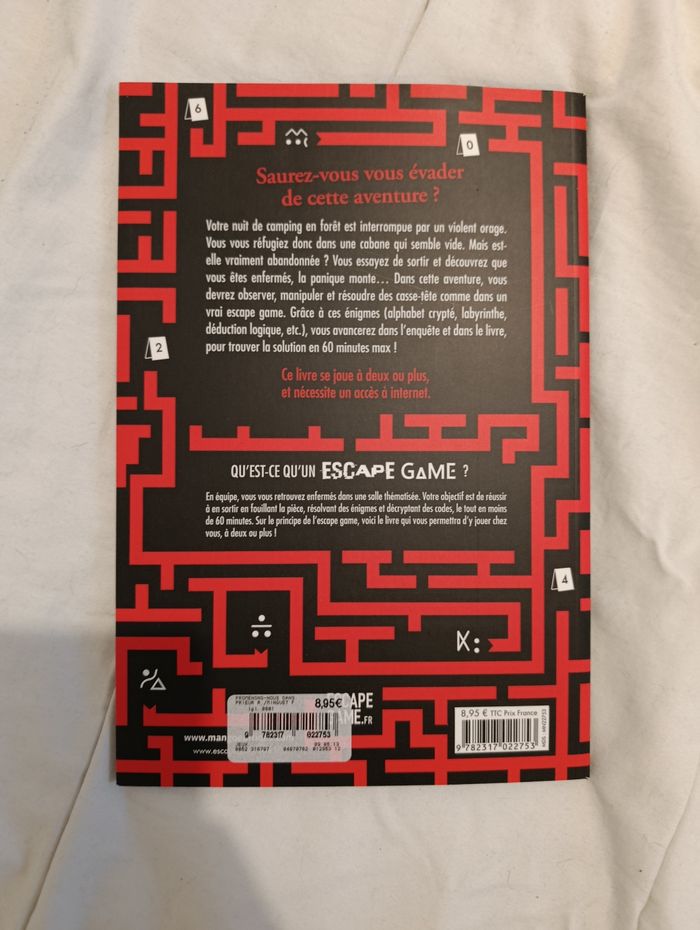 Livre de jeu d'escape game: promenons-nous dans les bois - photo numéro 2