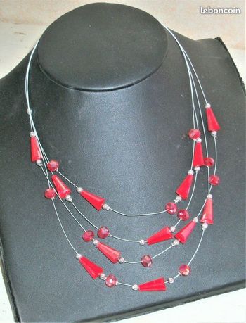 Collier 4 rangs Perles en résine rouge avec reflets et Métal argenté
