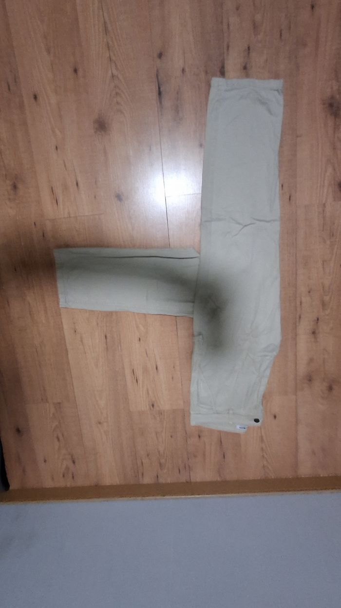 Jean beige taille 38 - photo numéro 2