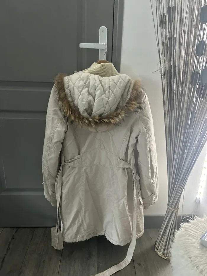 Manteau capuche crème fourrure - photo numéro 3