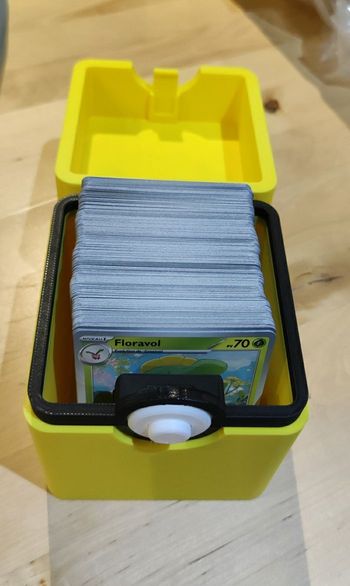 Pack Pokémon Deckbox Pikachu + 200 Cartes FR (Écarlate & Violet/Mega-Evolution
