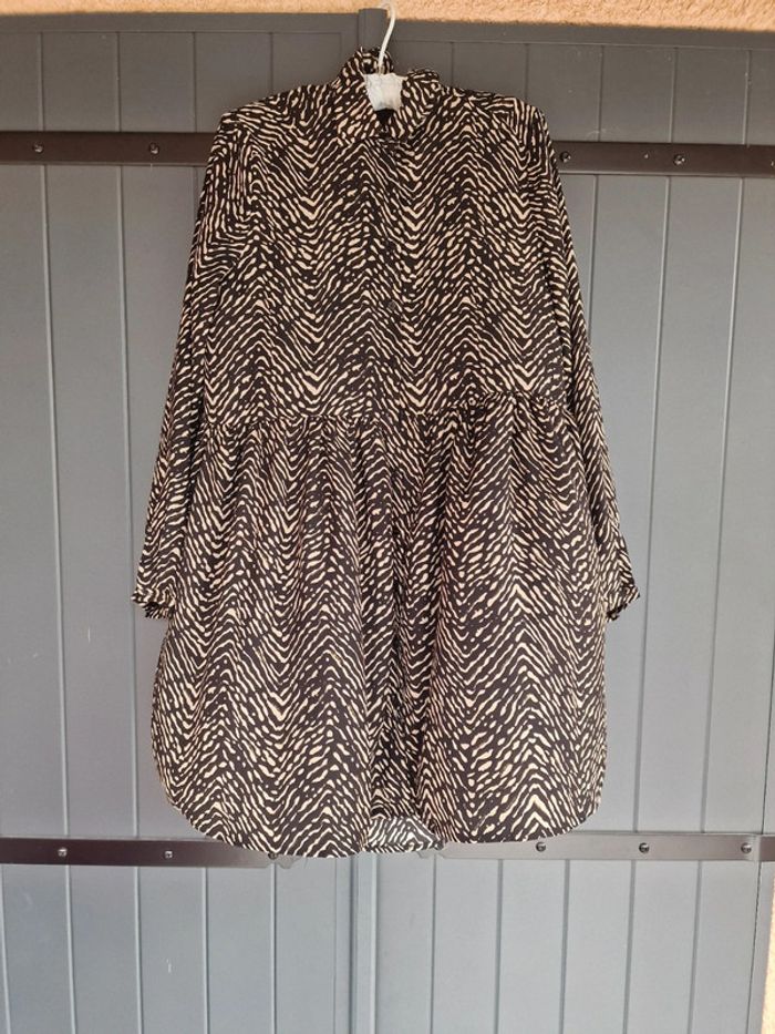 Robe noir motif zèbrée - photo numéro 7