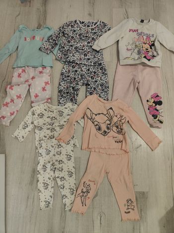 Lot 40 vêtements fille 18-24mois