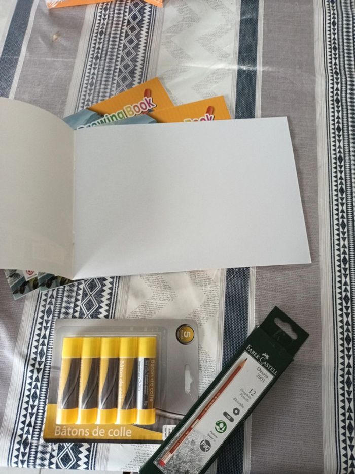 Lot dessin - photo numéro 3