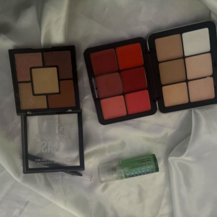 Lot de maquillage - photo numéro 2