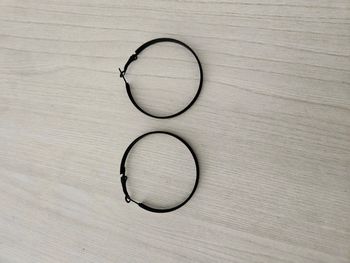 Boucle d'oreille anneaux noires