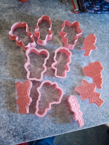Ensemble d'emportes pièces pour gâteau poupée lol
