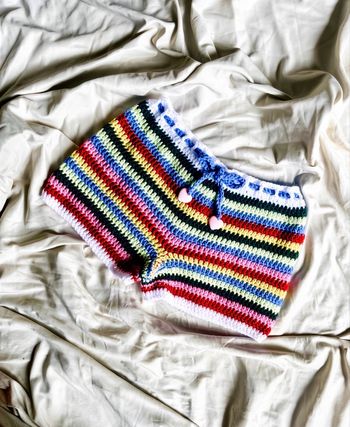 Short aux crochets 
