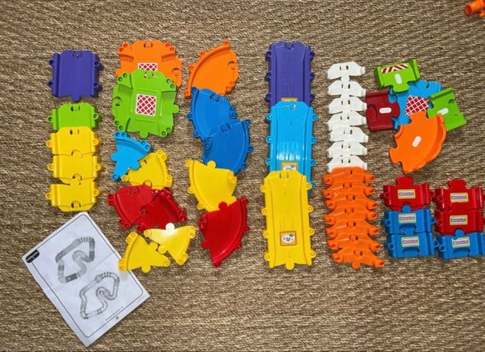 Lot maxi caserne de pompier + circuit + voitures tut tut bolide vtech - photo numéro 6