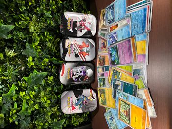 🌟 Lot pokémon : 4 mini-tins + 30 cartes (holo, reverse, unco...)