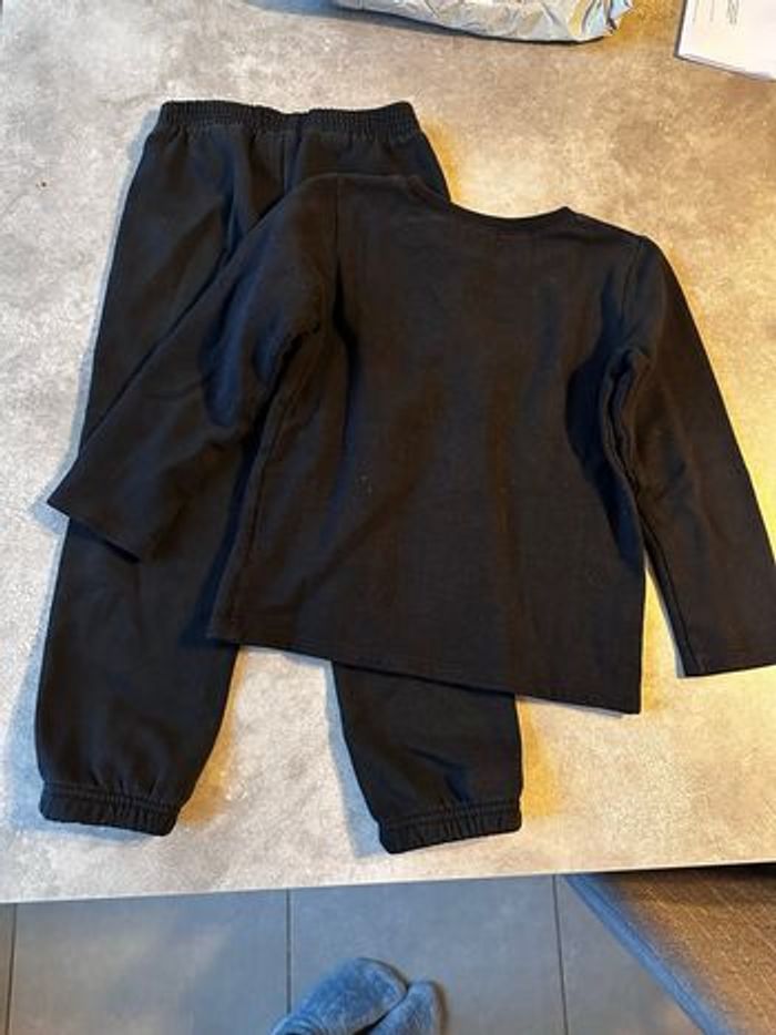 Ensemble jogging - photo numéro 2