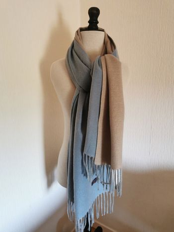 Grande écharpe beige et bleu clair Double M Milano