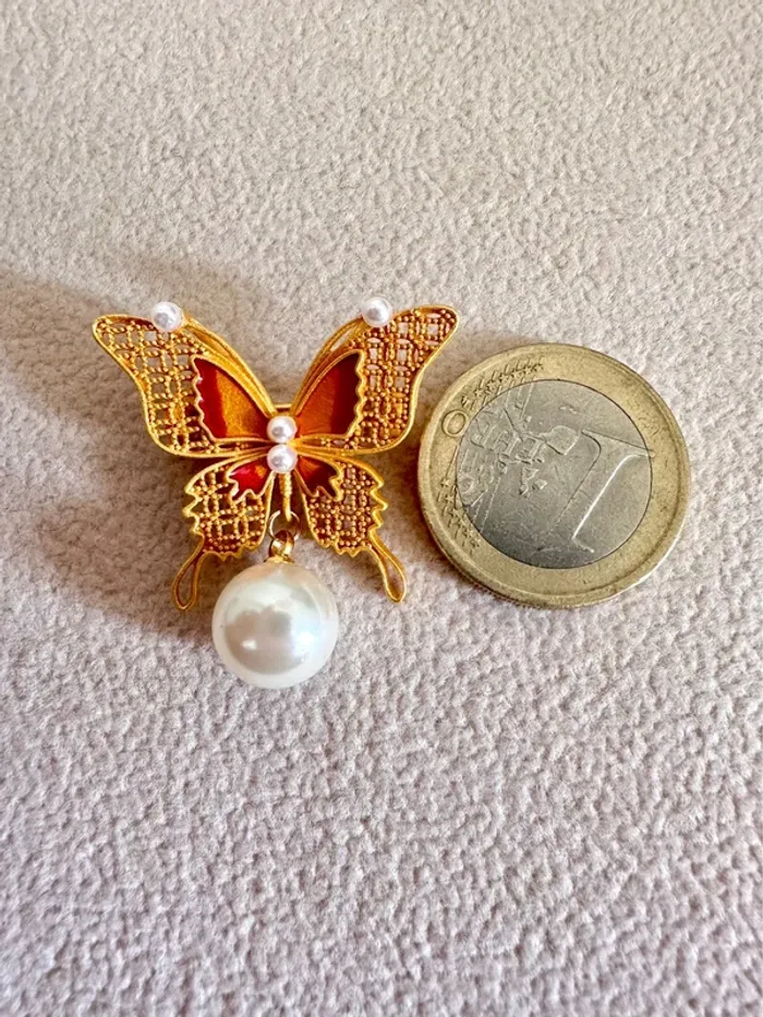 Collier / Broche papillon en or vietnamien – Élégance 2 en 1