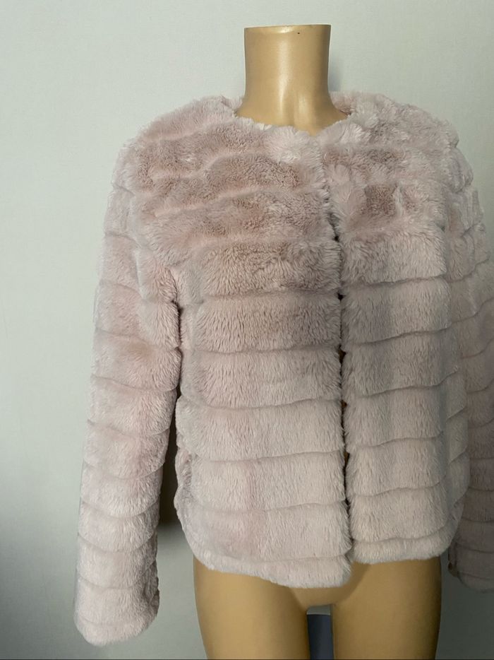 Veste fausse fourrure Jennyfer S - photo numéro 3
