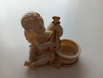 Ange musicien en résine