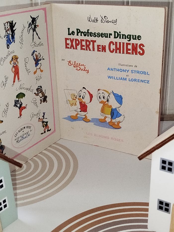 📚 Vintage Hachette Les albums Roses Le professeur Dingue Expert en chiens - photo numéro 2