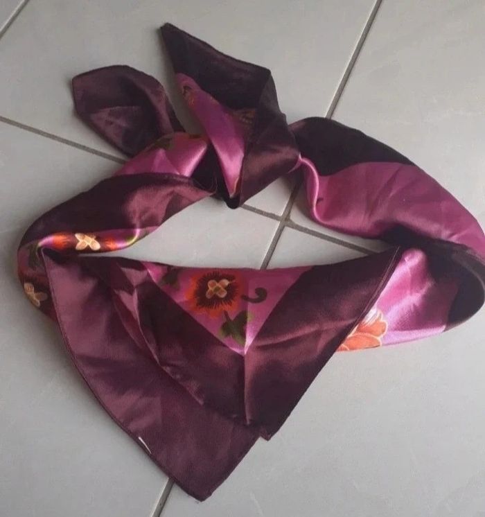 Foulard carré fleuris - photo numéro 2