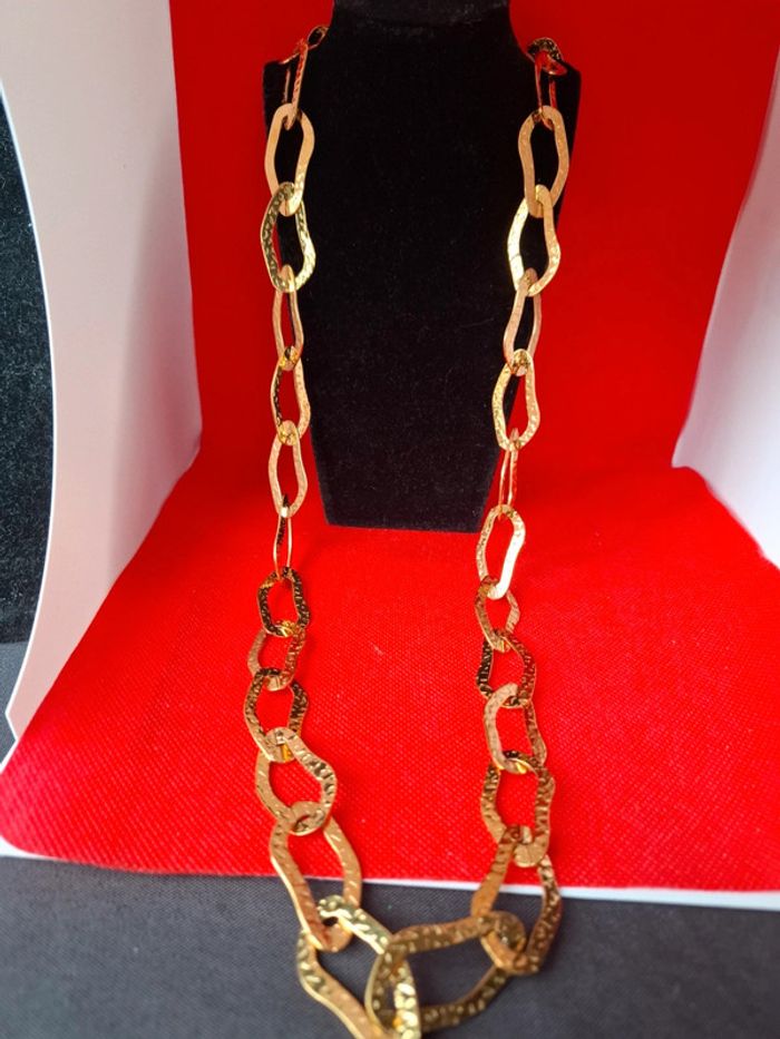 Collier sautoir neuf avec etiquette martelé acier inoxydable 101 cms de longueur réglable