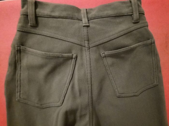 Pantalon femme T. 36 fine côtes - photo numéro 9