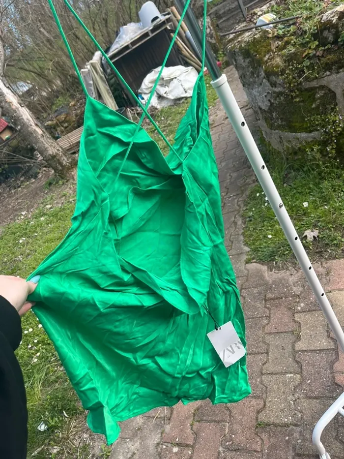 Robe de soirée courte moulante dos nu Zara - photo numéro 2