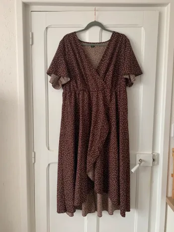 Robe portefeuille à pois volants marron/blanc femme - Taille 2XL Shein Curve