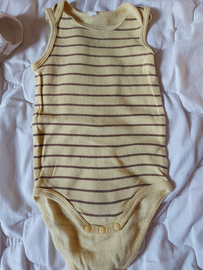 Lot de body 6 mois - photo numéro 2