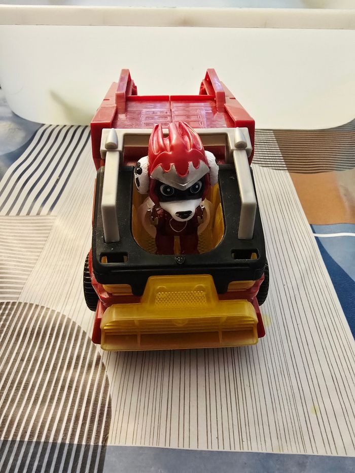 Vehicule et figurine pat patrouille Super Marcus