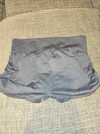 Short danse, yoga