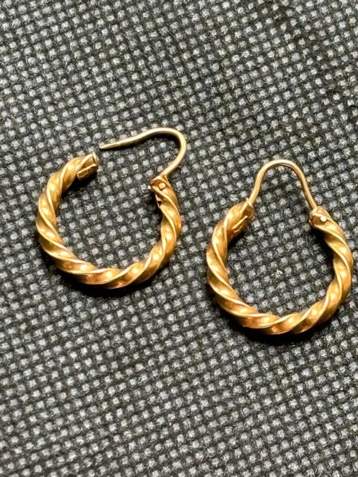 Belle paire de boucles d’oreilles «créoles » torsadées en or 18 carats femme TBE - photo numéro 2