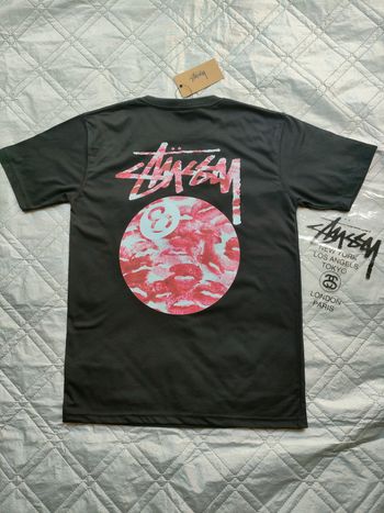 T-shirt Stüssy 8 ball lips kiss 😘 taille M, noir logo rouge  NEUF ✅