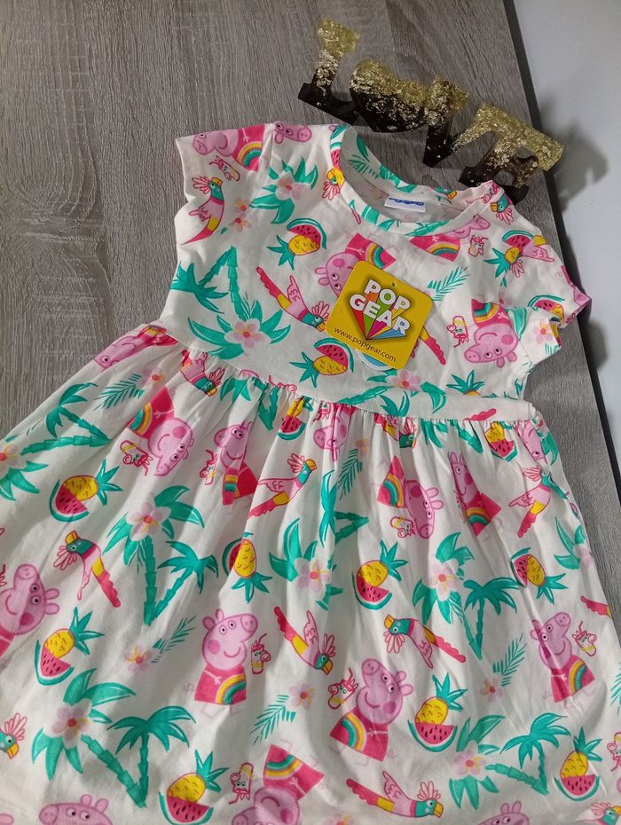 Jolie robe Peppa Pig dû 3/4 ans
