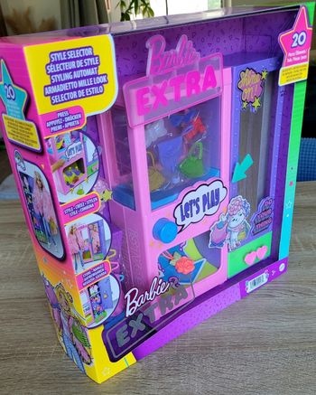 Neuf Barbie Let's play : miroir interactif +  20 accessoires