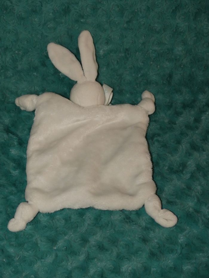 Doudou lapin plat kaloo blanc bleu rayé🐰 parfait état - photo numéro 3
