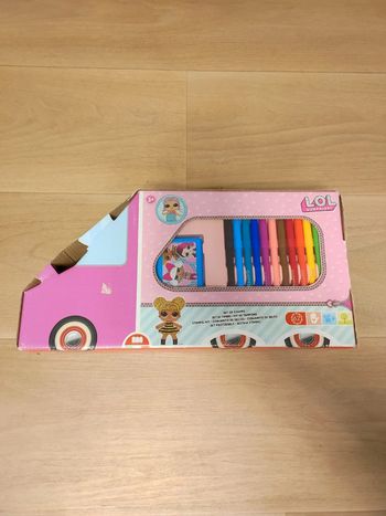 Bus de coloriage neuf