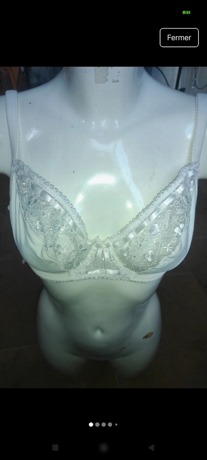 Très beau soutien gorge L4