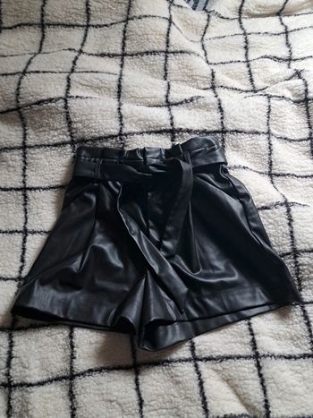 Short simili cuir Zara taille 34