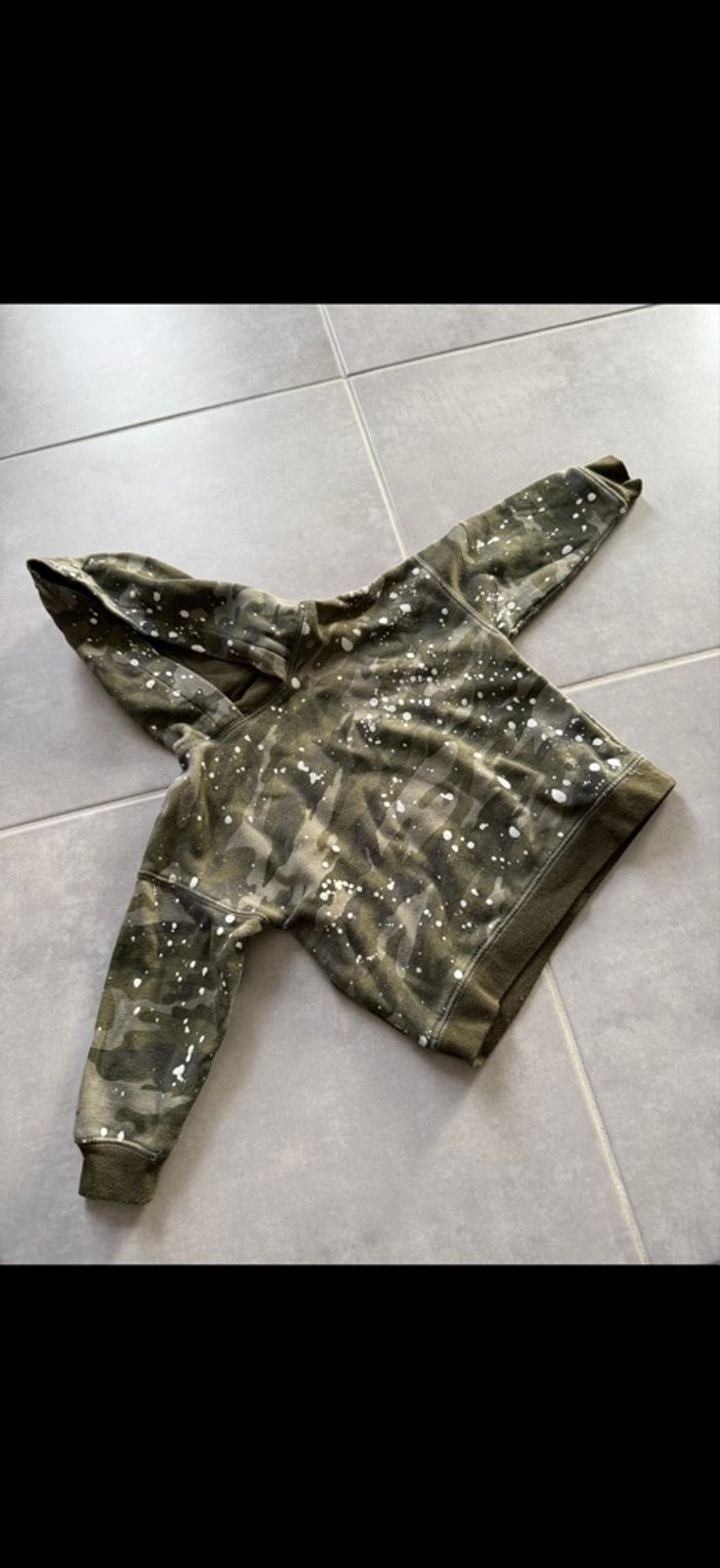 Sweat à capuche camouflage 36 mois