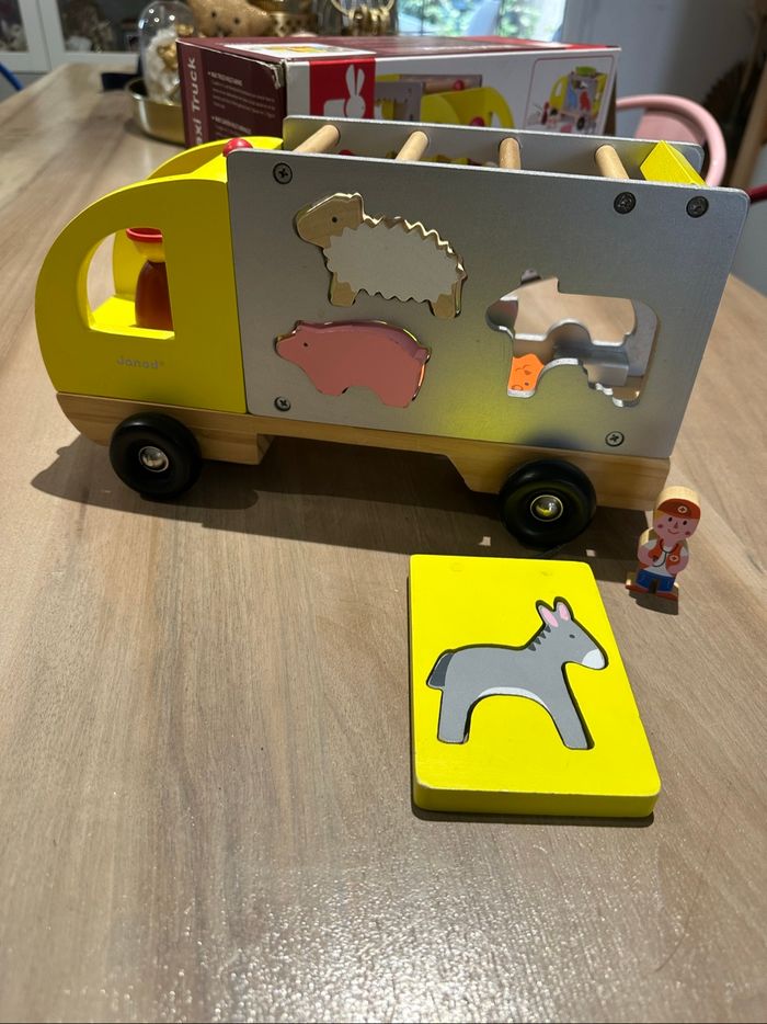 Camion en bois Janod avec animaux du zoo très bon état avec sa boîte d’origine - photo numéro 7