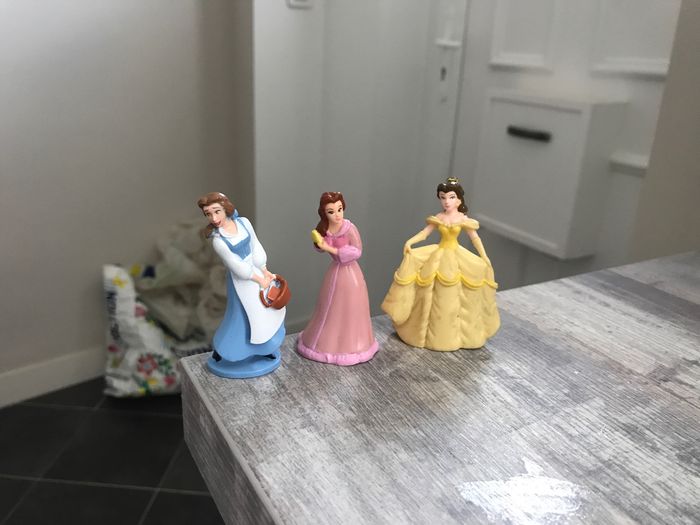 3 figurines princesse la belle et la bête disney
