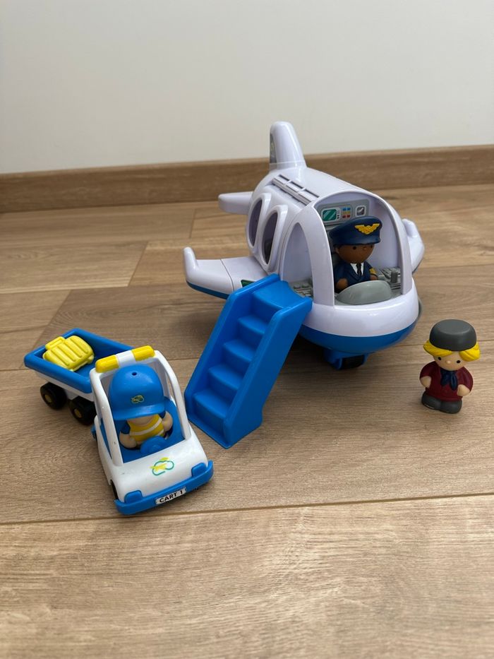 Avion et personnages oxybul