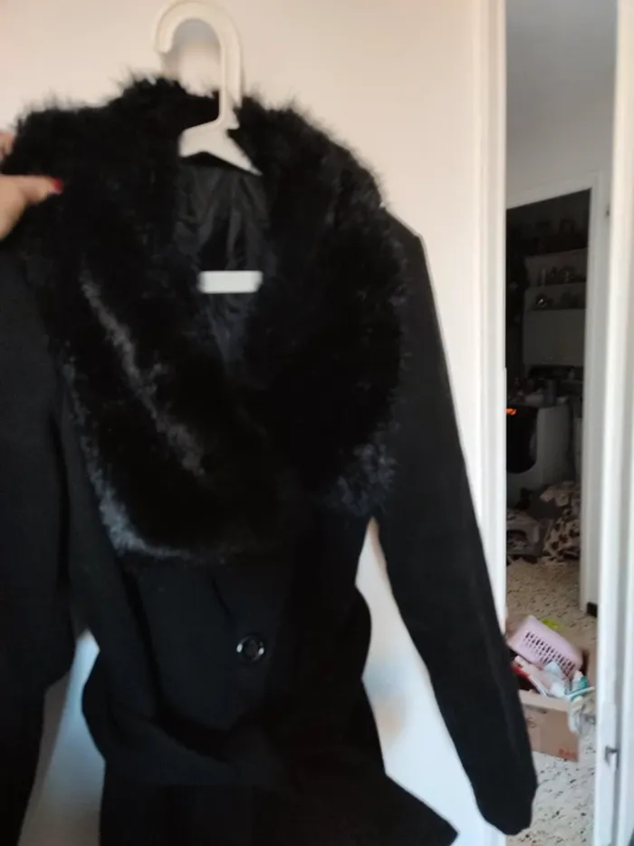 Manteau en fausse fourrure Inconnu (noir), XL / 42 / 14 - photo numéro 2
